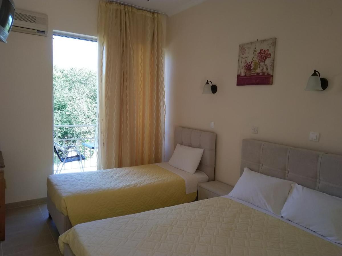 River Studios & Apartments Mesongi Room photo